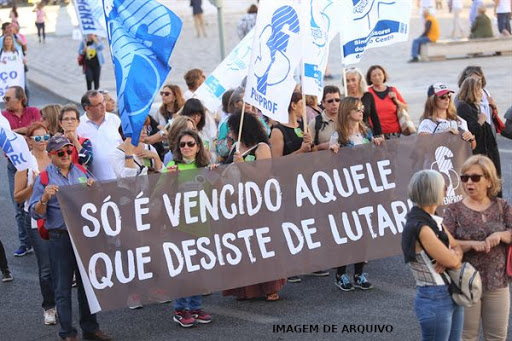 Professores marcam luta para Abril face à falta de respostas do Ministério da Educação