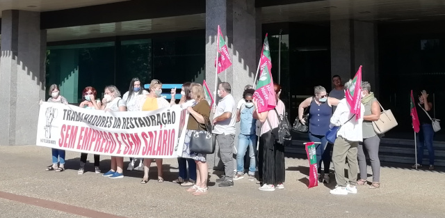 SECTOR MAIS COM OS SALÁRIOS EM ATRASO CONCENTRARAM SE À PORTA DA ALTICE