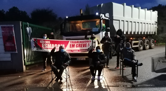 Trabalhadores do Grupo EGF em greve